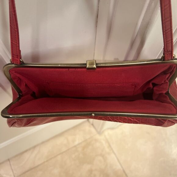 Vintage Clasp Red Snakeskin Shoulder Bag - Picture 4 of 4